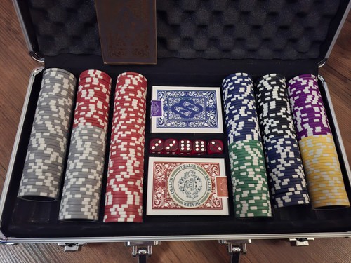 Poker koffer mit kartenset und - koffer,