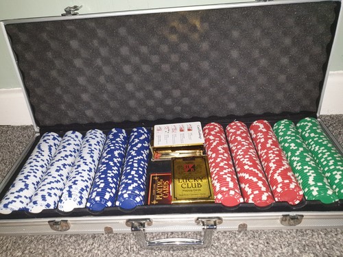 Komplettes poker set mit chips - poker,
